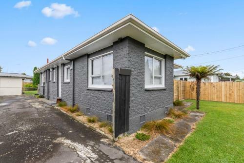 Yours On York - Rotorua Holiday Home