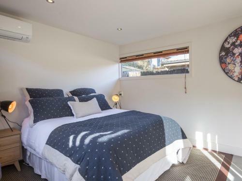 Central Style - Queenstown Holiday Home