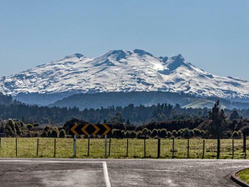 Snowdrop Cottage - Ohakune Holiday Home