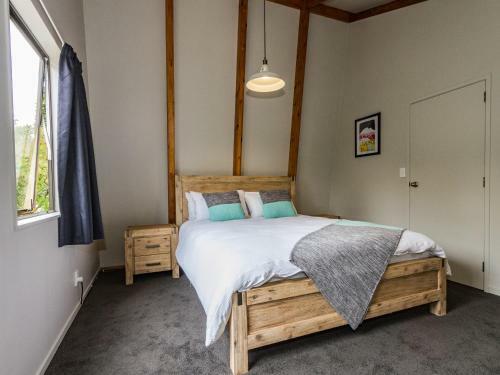 98 On Clyde Spa Retreat - Ohakune Holiday Home