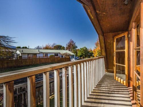 Cosy Warm Log Cabin - Ohakune Holiday Home