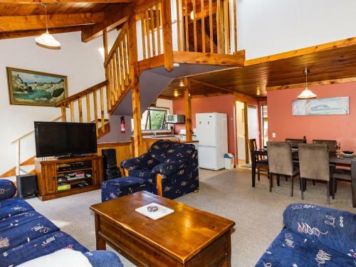 Adventurers Retreat - Ohakune Holiday Home