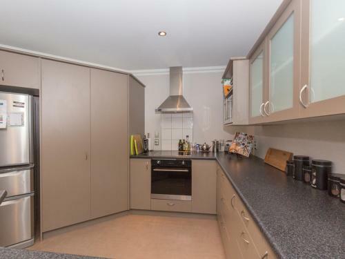 Modern Family Haven - Cromwell Holiday Home