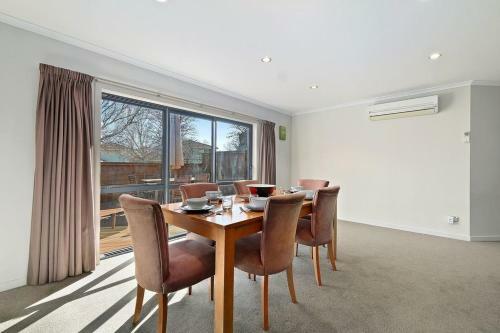 Seldom Inn - Cromwell Holiday Home