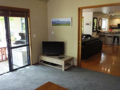 Aurum Retreat - Cromwell Holiday Home