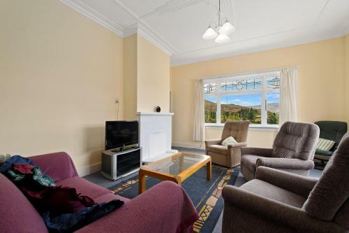 Kawarau Bach Views - Cromwell Holiday Home