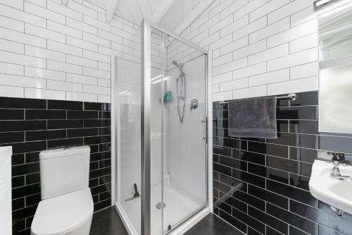 The Walnut Tree House - Martinborough Holiday Home