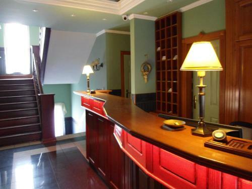 Plat�n Hotel & �tterem