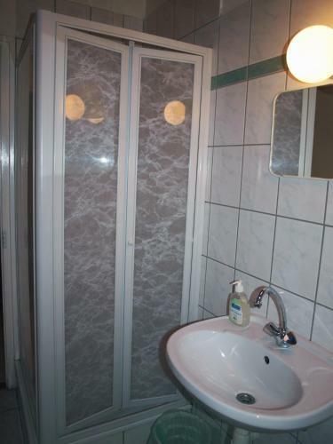 Hostal �jsziget Vend�gh�z
