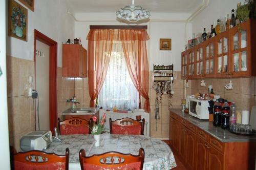 Hostal Z�ch Kl�ra Utcai Apartman