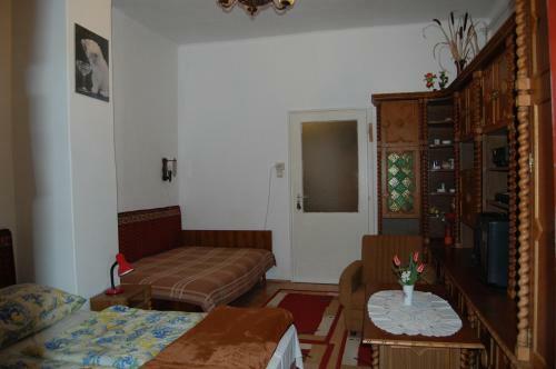 Hostal Z�ch Kl�ra Utcai Apartman