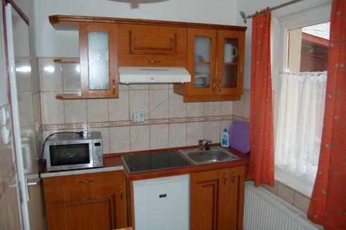 Hostal Z�ch Kl�ra Utcai Apartman