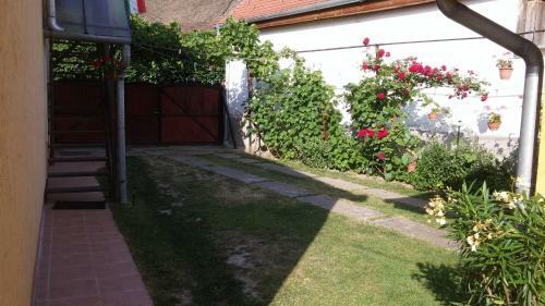 Hostal Z�ch Kl�ra Utcai Apartman