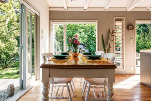 Kereru - Waiheke Holiday Home