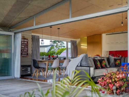 Modpod On The Tee - Matarangi Holiday Home