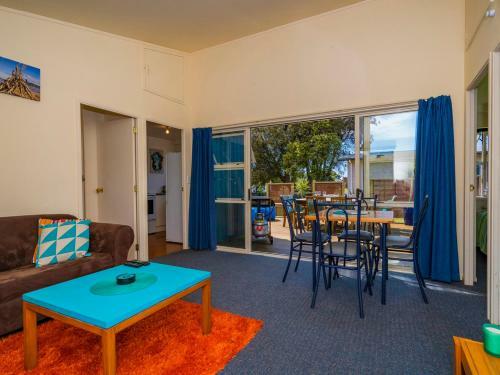 Bahama Blue - Matarangi Holiday Home
