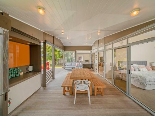 Sanctuary By The Water - Matarangi Holiday Home