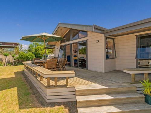 Bryley - Cooks Beach Holiday Home