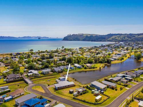 Lake On Scott - Cooks Beach Holiday Home