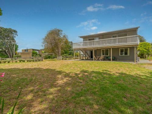 Recharge On Riverview - Cooks Beach Holiday Home