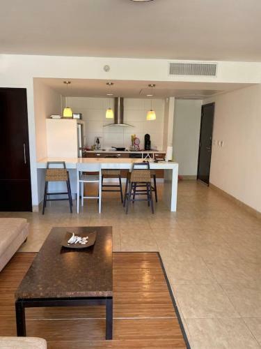 Apartamento Amazing Oceanfront 2 Br + 3 Bath (w/ Beach Access)