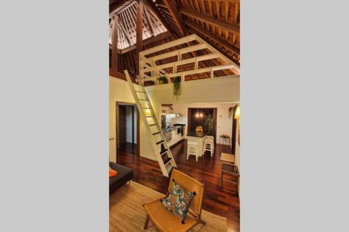 Luxurious Tropical Moorea Villa
