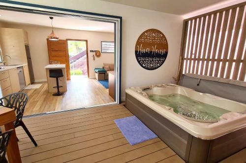Hiva House