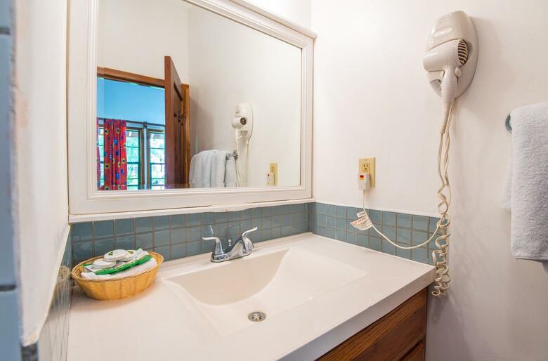 Hotel Las Rocas Resort And Dive Center