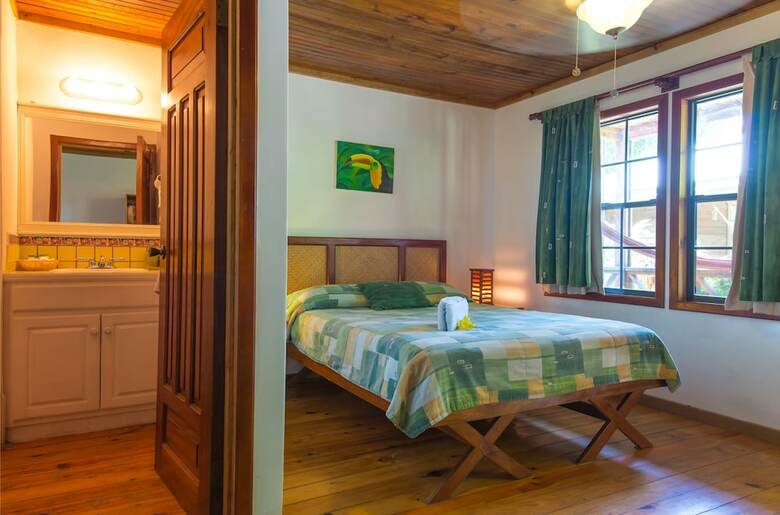 Hotel Las Rocas Resort And Dive Center