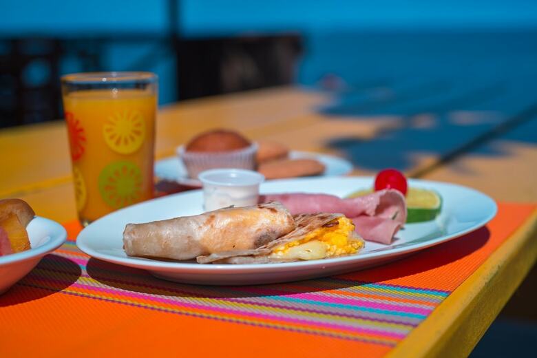 Hotel Las Rocas Resort And Dive Center