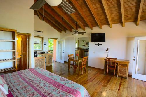Bed & Breakfast Posada Seremein Roatan