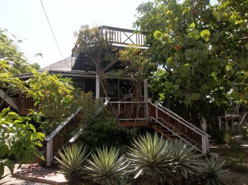 Hotel Fosters West Bay Resort
