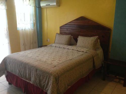 Hotel La Delphina Bed And Breakfast Bar And Grill