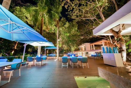 Hotel Tambuli Seaside Resort And Spa