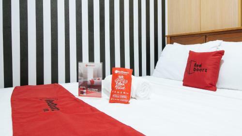 Hotel Reddoorz Premium @ Smdc Fairview 2