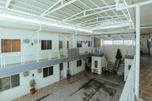Hotel Oyo 645 Ljenj Apartelle
