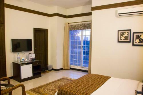 Hostal Crosswinds Guest House