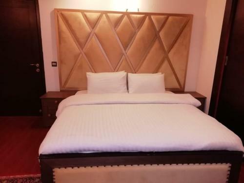 Silver Oaks Luxury Apartments