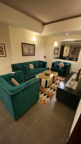 Silver Oaks Luxury Apartments