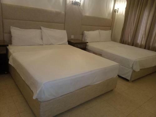 Hostal Royal Hayat - Single Room