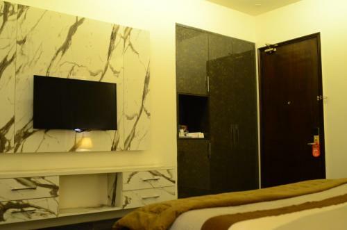 Belmorris Hotels & Resorts