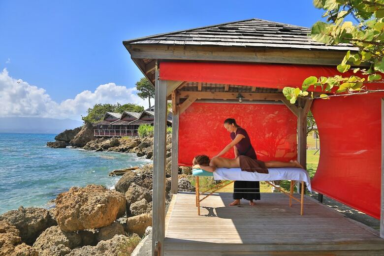 La Creole Beach Hotel & Spa