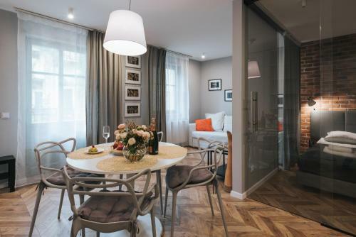Movart Boutique Aparthotel