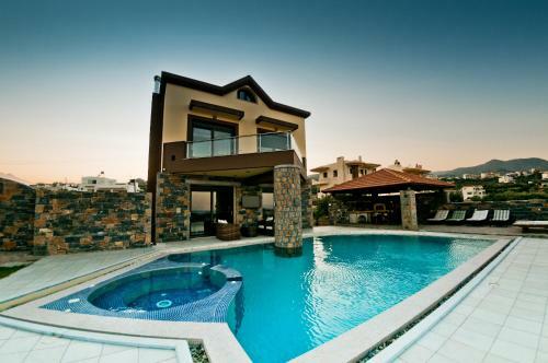 Villa St. Nicolas & Theano