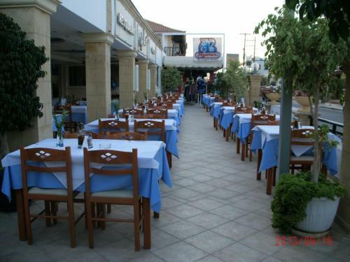 Hotel Montes Apartments & Studios