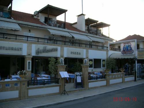 Hotel Montes Apartments & Studios