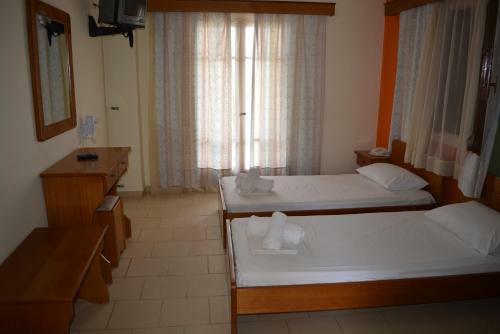 Hotel Montes Apartments & Studios