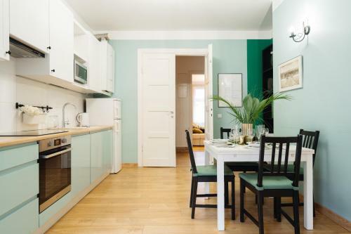 Avenue Apartment By Loft Affair