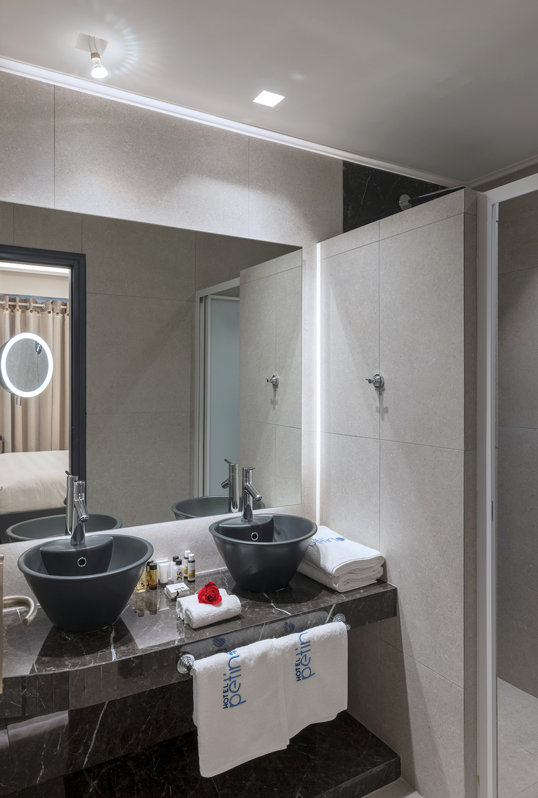 Petinos Hotel