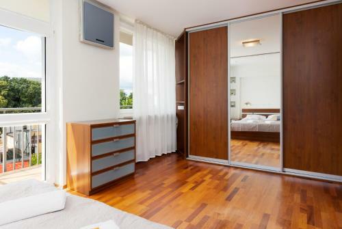 Apartments Warsaw Niecala Noclegi Renters